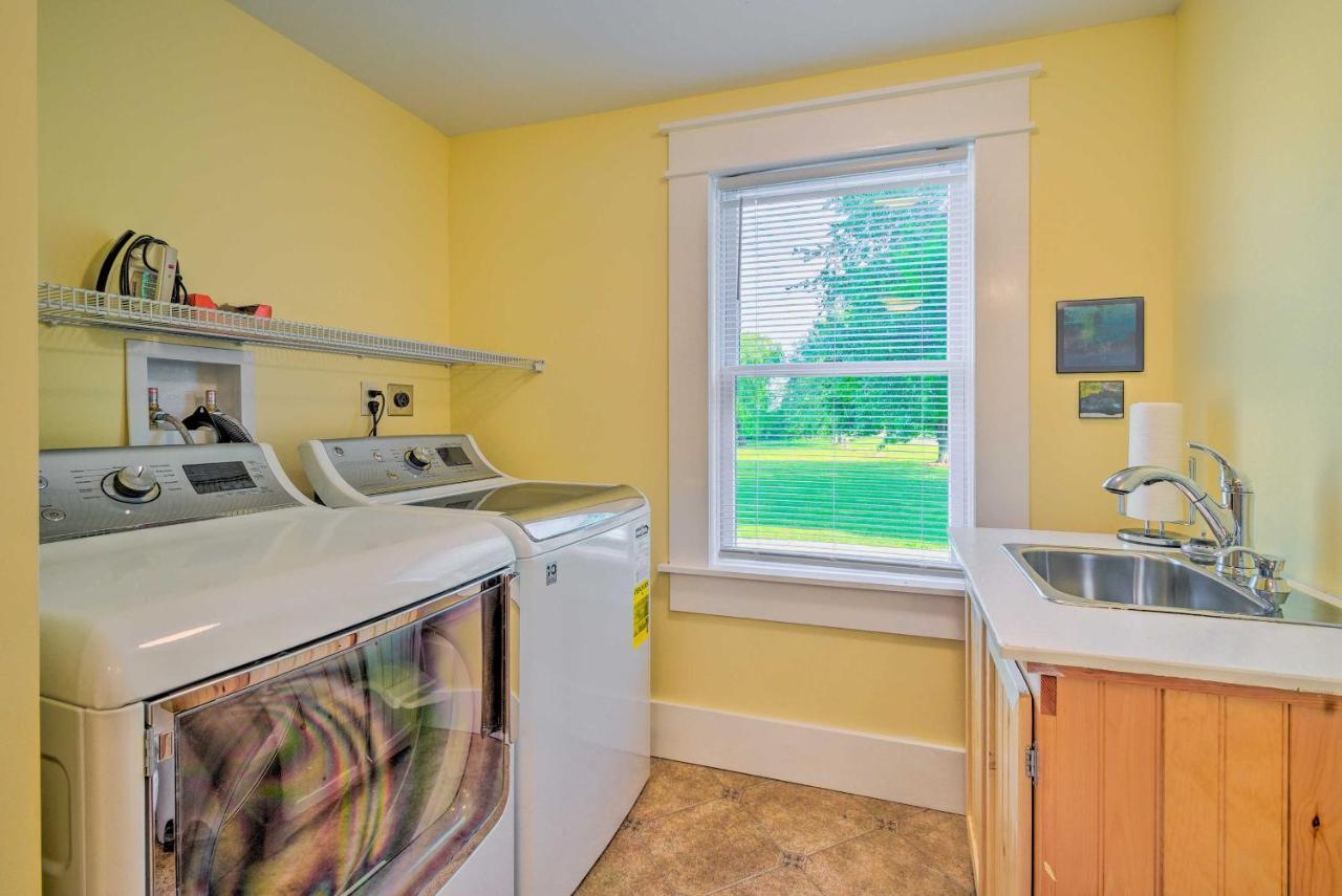 Charming Stanley Home With Yard, 7 Mi To Seneca Lake เจนีวา ภายนอก รูปภาพ